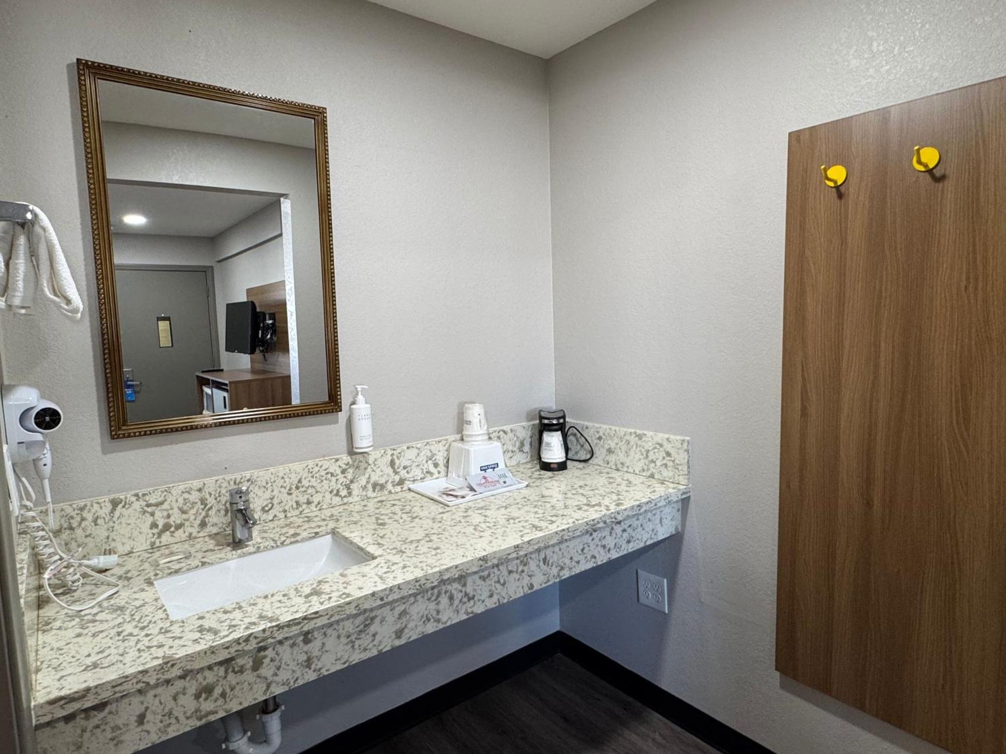 Days Inn By Wyndham Barstow Exterior photo